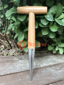 ฉันรู้ว่า Dibber สแตนเลสสำหรับปลูกต้นไม้กลางแจ้งอุปกรณ์เสริมดินคลายเครื่องมือด้ามไม้พืชที่เจาะรูทนทานใช้งานได้จริงในสวน