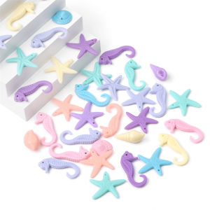 30กรัมอะคริลิกพลาสติกผสมชีวิตปลาดาวทะเลทรงหอยสังข์ม้าน้ำแบบสุ่มเสน่ห์ลูกปัดสำหรับการทำเครื่องประดับงานฝีมือแบบ DIY