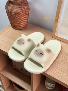 KORS รองเท้าแตะ หญิง รองเท้าแตะขนมปังผู้หญิงน่ารักการ์ตูนโทสต์แมวพื้นหนารองเท้าแตะผู้หญิงรองเท้าแตะเย็นสำหรับฤดูร้อนกลางแจ้งในร่ม EVA รองเท้าแตะกันน้ำในห้องน้ำ รองเท้าผู้หญิงใหม่ 2025