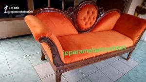 Sofa bed ruang tamu model Louis Bulat Mawar