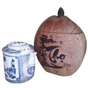 Bộ bình ủ trà trái dừa khắc chữ "Thọ" / Bình trà 04 - 09 lít / Giữ ấm 3 - 6 giờ / Sản phẩm sản xuất thủ công trứ danh xứ dừa Bến Tre