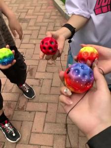 提升专注力手腕月球石弹力球放松回弹带绳儿童高弹力甩甩球亲子Enhance focus wrist moon stone elastic ball relax and rebound with rope childrens high elasticity swing ball parent-child