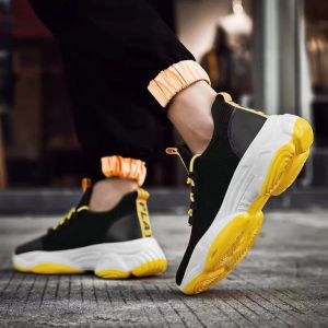 Korean Version of Vulcanized Muffin Jogging Shoes: Casual Sports Shoes for Men and Women Couples