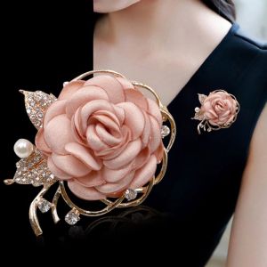 Brooches Corsage Detailed Design Flowers Brooch Pin Solid Material Elegant and Charming Comfortable to Wear