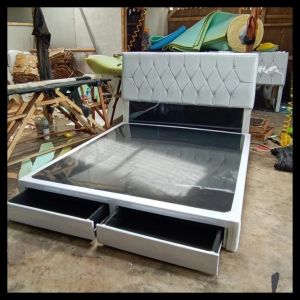 Divan Sandaran Laci Bawah/Depan Minimalis