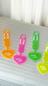 ชิ้นป้ายกระเป๋าเดินทาง PVC Love-Heart แท็กกระเป๋าเดินทางป้องกันการสูญหายเรืองแสงสําหรับเดินทาง ป้า ยชื่อการเดินทาง มีหลายสีให้เลือก
