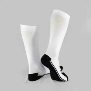 KAOS KAKI SEKOLAH BAHAN SPANDEK ( ANTI MELAR DAN TEBAL )
