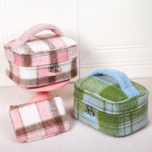 WININ Pink Green Grid Makeup Bag Large Capacity Zipper Closure Women Handbag Practical High Quality Cosmetic Storage Bag For Women