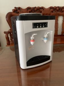 Cây nước nóng mini để bàn
