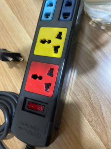 Ổ cắm điện đa năng thương hiệu SINO có dây kéo dài 3m & 5m 4 ổ cắm thiết kế chắc chắn vỏ nhựa Polycarbonate chống va đập màu đen sang trọng