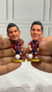 Miniatur Figure Pemain Barcaelona Messi Ronaldinho LewandowskiSoccerwe Kodoto XV Kids Store Jakarta