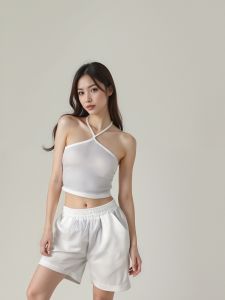 ชุดเซ็ตแฟชั่นลุคเซ็กซี่ เสื้อสายเดี่ยวผ้าบางเบาระบายอากาศดีแมตช์กับกางเกงขาสั้น