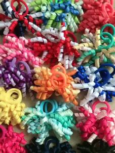 ของตกแต่งผมโบว์สำหรับเด็ก แถบเกลียวหยิกสีรุ้งพร้อมยางยืด ของขวัญเครื่องประดับศีรษะคริสต์มาส DIY2155