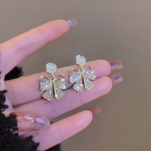 Bông Tai Hình Bông Hoa-Nơ Đính Đá Sang Trọng Thời Trang Hàn Quốc BT.08