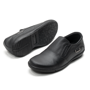 Sepatu Casual Pria Slip On Kulit Cocok Untuk Kerja Santai dan Formal M.CBR106