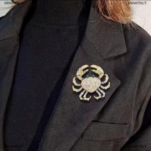 [COD] MINIFRIUT Fashion Rhinestone Crab Brooches Personalized Creative Animal Pin For Women Clothing Coat Accessries Gifts