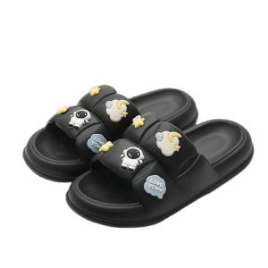 Aqrau 【50%OFF🔥🔥🔥】รองเท้าลายนักบินอวกาศ รองเท้าใส่สบายพื้นนิ่ม