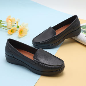 2023 New Fashionable nurse white shoes work shoes flat soft mom shoes kitchen non-slip waterproof shoes for women