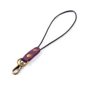 Handmade Retro Cowhide Keychain Car Key Ring Unique Pendant