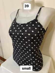 SLEEVELESS SANDDO SPAGHETTI TOPS SMALL TO MEDIUM COTTON