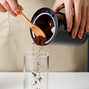 Portable Mini Electric Coffee Grinder Food Chopper Speedy Machine Multifunction Blender Mill Grinder Superfine Powder Grinding Machine Bran Nuts Spices Flour 电动搅拌机捣蒜器