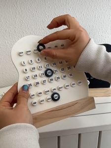 1 pcs Circular Calendar Perpetual Calendar Handmade DIY Collar Calendar Creative Personalized Office Desktop Decoration