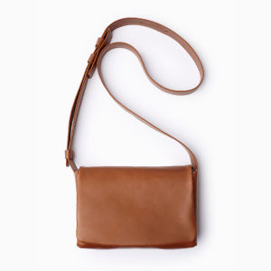 labrador WISE bag mini กระเป๋าสะพายไหล่หนังแท้ (LAA210)