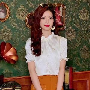 Ammin Phong cách Trung Quốc Mới thiết kế có khóa Ribbon Tay Ngắn Màu Trơn Jacquard Áo Cho Phụ Nữ 2024 Mùa Hè R Tính Khí Bằng Gỗ Tai Thiết Kế Cảm Giác Mỏng tay áo phồng Thêu Áo Voan