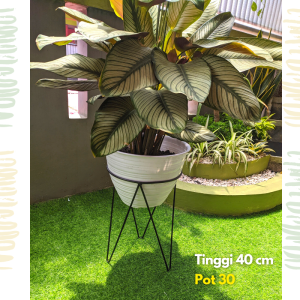 Standing Pot Bunga Besar ukuran Pot 30 model V besi kokoh