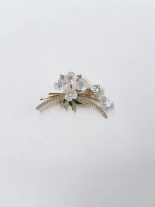 Elegant Plum Blossom Brooch Pin Crystal Flower Brooch Enamel Floral Statement Fashion Jewelry