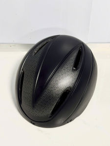 Mũ bảo hiểm xe đạp màu đen có hoa văn (có cấn móp nhẹ không ảnh hưởng sử dụng) Size L (57-62)cm