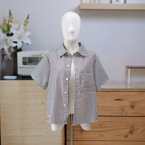 A34 เสื้อเชิ้ตแขนสั้น ทรง Oversize แต่งกระดุมลายดอกไม้ กระดุมหน้าสามารถติดได้จริง Easter Egg