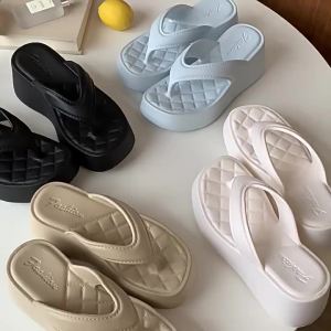 [Free Shipping] 2026 New WomenS Summer Flip-Flops For Outdoor Wear Simple And Versatile Thick-Soled Height-Increasing Non-Slip Beach Sandals