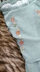 Đầm hoa nhí voan lụa có lót bên trong