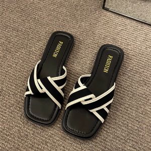 [Free Shipping] WomenS Flat Sandals 2025 New Summer Outdoor Casual Beach Sandals