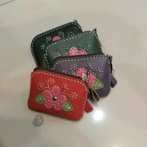 ดอกแก้ว กระเป๋าใส่เหรียญ หนังแท้ 100% ขนาด 3.5x4.5 นิ้ว ใส่ธนบัตรพับครึ่งได้สบาย