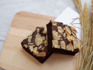 #ขนาดใหม่ใหญ่ขึ้น Classic Brownie คลาสสิคบราวนี่ (1ชิ้น) #เนยสดแท้ #โกโก้แท้  #แอลม่อนจัดเต็ม