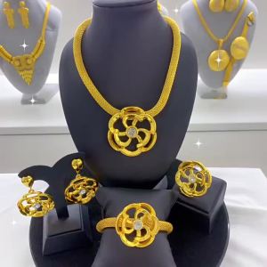 ชุดเครื่องประดับดอกไม้หมุนเพชรทองคำสี่ชิ้น ชุดแต่งงานซาอุดีอาระเบีย สร้อยคอ สร้อยข้อมือ ต่างหู แหวน jewelryset