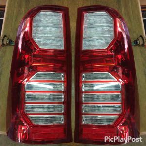 ไฟท้าย Vigo Champ สีแดง-ขาว (กรุณาสอบถามก่อนการสั่งซื้อสินค้า)