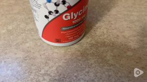NOW Glycine 1000 mg  Axit Amin Hỗ Trợ Thần Kinh & Giấc Ngủ - Hỗ trợ hệ thần kinh: Glycine tham gia hoạt động bình thường của hệ thần kinh và dẫn truyền thần kinh.  - Hỗ trợ giấc ngủ: Góp phần duy trì giấc ngủ tự nhiên và cảm giác thư giãn.