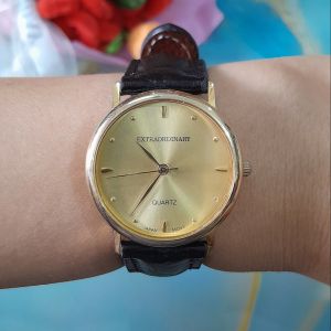 Đồng hồ nữ EXTRRAORDINARY mặt trãi tia dây da second hand si nhật đã qua sử dụng