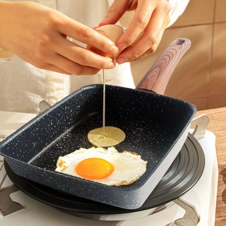Winter Shore Japanse Omelet Pan Set - Non-Stick Rechthoekige Tamagoyaki Pan met Houten Handvat - Inclusief Eier Omelet Serveer Bord, Olie Kwast, Siliconen Spatel, Kook Chopsticks - Kook Gereedschap