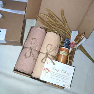 HAMPERS WANITA KADO UNTUK CEWEK HAMPERS MUKENA SAJADAH HIJAB TAS DOMPET PARFUM MURAH HAMPERS LEBARAN KADO ULANG TAHUN WANITA KADO PERNIKAHAN KADO WISUDA KADO SEMPRO BINGKISAN PARCEL PARSEL LEBARAN IDUL FITRI GIFTBOX HIJAB SEGIEMPAT HIJAB INSTAN