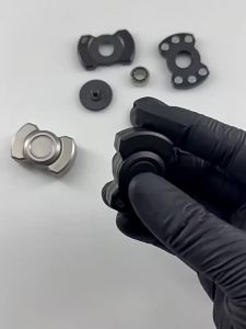 ฟิดเจ็ตสปินเนอร์แม่เหล็ก สแตนเลส สำหรับผู้ใหญ่และเด็ก บรรเทาความวิตกกังวลและเครียด ของเล่น EDC สุดเจ๋ง