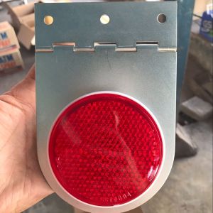 ทับทิมสะท้อนแสง กลมเล็ก 3นิ้ว รุ่นมีบานพับ (เหล็กชุบ) ของแต่งรถบรรทุก (จำหน่ายเป็นชิ้น)