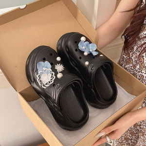 [Free Shipping] Ready-To-Ship High-Quality Stylish Blue Floral Pearl Clogs For Women Featuring A Thick Sole Height-Enhancing Design Non-Slip And Wear-Resistant Properties Perfect For Comfortable Summer Wear