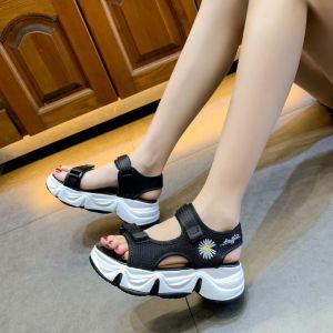 Sepatu Sandal Wanita Terbaru Gaya Korea Style 833 Sandal Gunung Cewek Hak Tinggi Wedges Warna Hitam Putih Alas Pelangi Kekinian