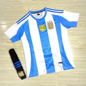 Áo Bóng Đá Argentina  Bộ quần áo bóng đá Argentina logo thêu sân nhà màu trắng xanh  chất vải thun lạnh thấm hútthoáng mát  không nhăn không xù lông A26