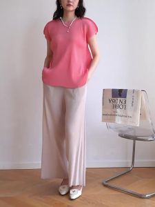 1402 Summer Miyake Pleated Loose Versatile Casual Belly-Covering Top T-Shirt One Size (45-75kg)