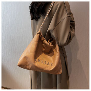 สินค้าพร้อมส่ง กระเป๋าสะพายข้างผู้หญิง กระเป๋าทรง chanal สายโซ่สลับหนัง ติดตัวอักษร CHREAS มี 4 สี จุของได้เยอะ รุ่นยอดนิยม